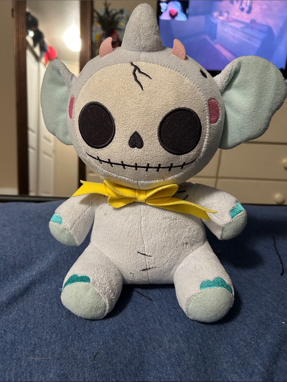 Elephant furry bones